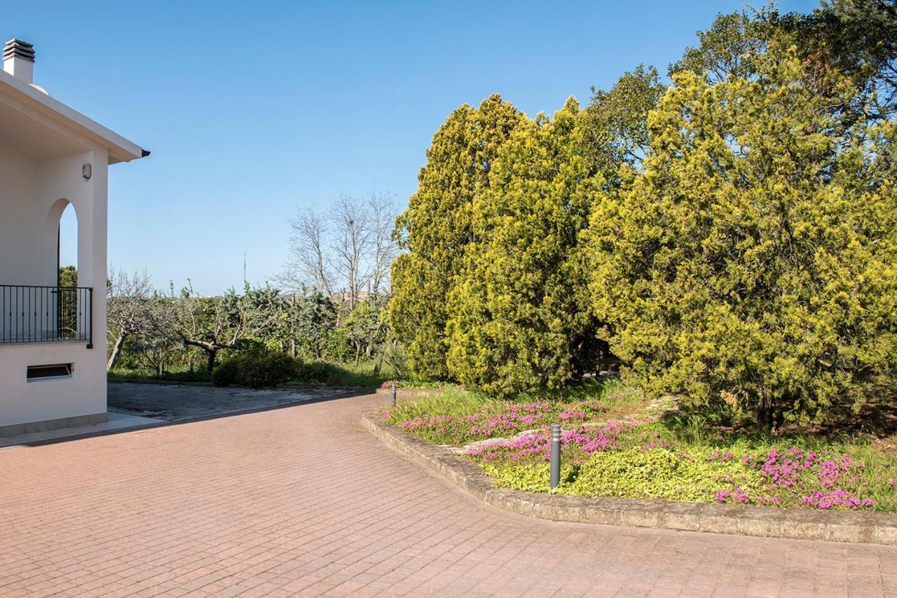 A11 - Varano, delizioso trilocale con giardino Ancona Esterno foto