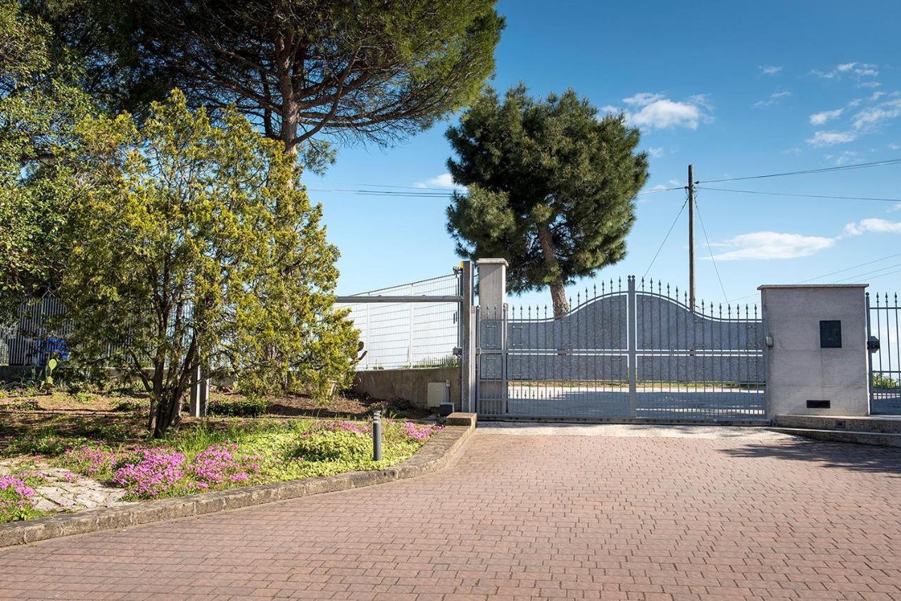 A11 - Varano, delizioso trilocale con giardino Ancona Esterno foto